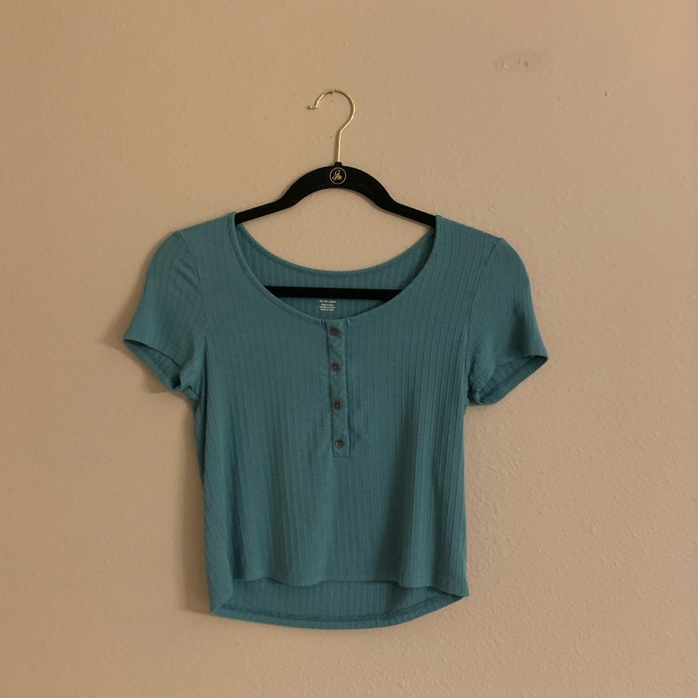 american eagle cropped tee